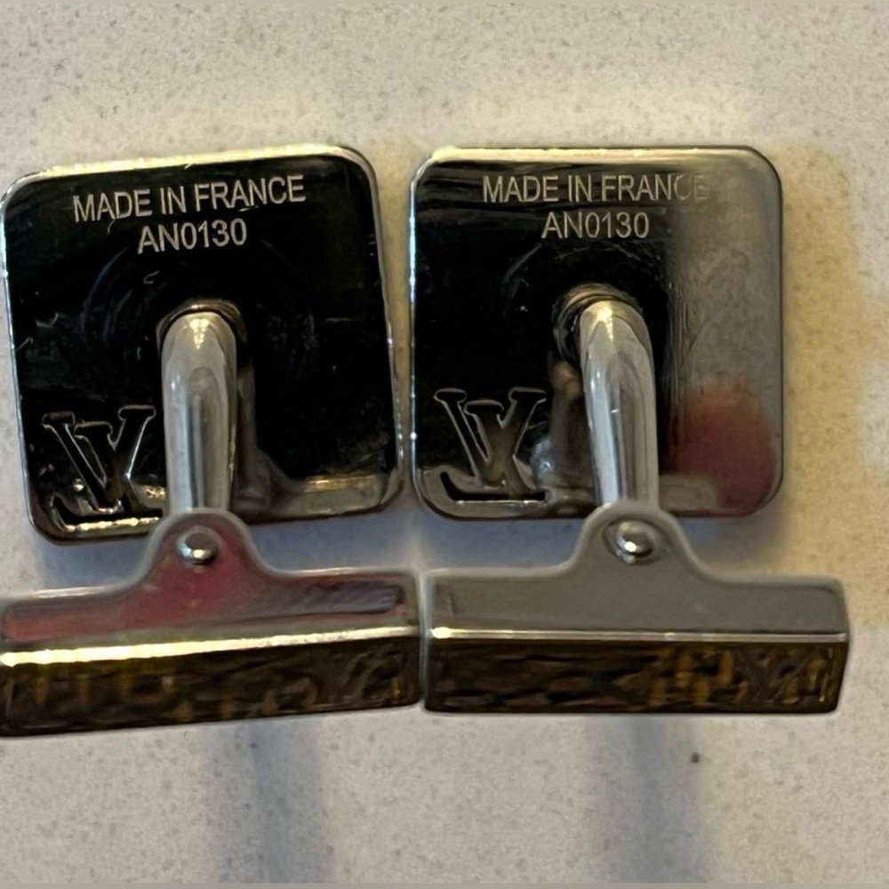 Louis Vuitton Cufflinks - Picture 6 of 6
